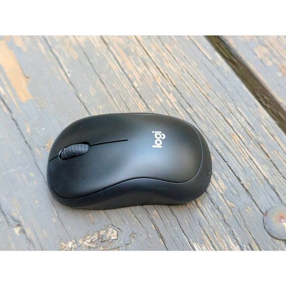 Logitech M220 Silent Wireless Mouse with Receiver - Picture 3 of 7
